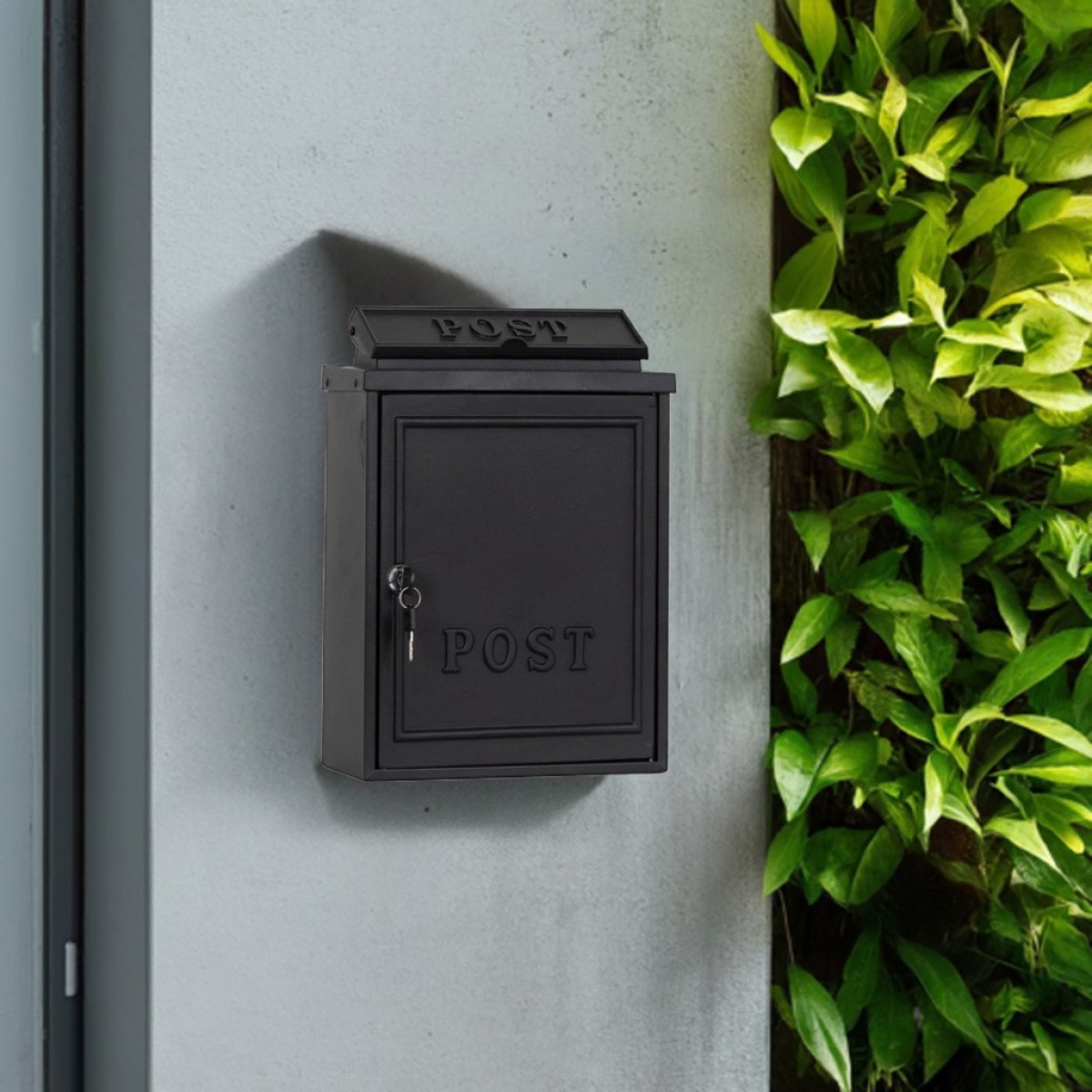 Klassischer Briefkasten B6 Mattschwarz ist hergestellt aus hochwertigen Aluminium.