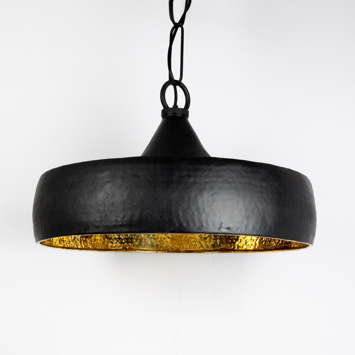 Messinglampe in antikem Schwarz mit E27-Fassung