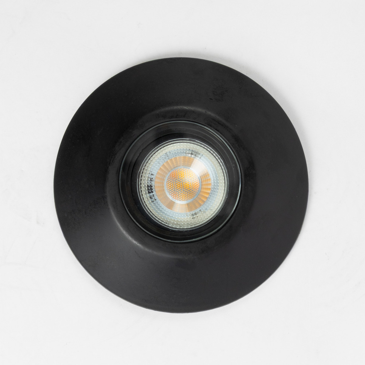 Messinglampe in antikschwarzer Farbe mit GU10-Fassung