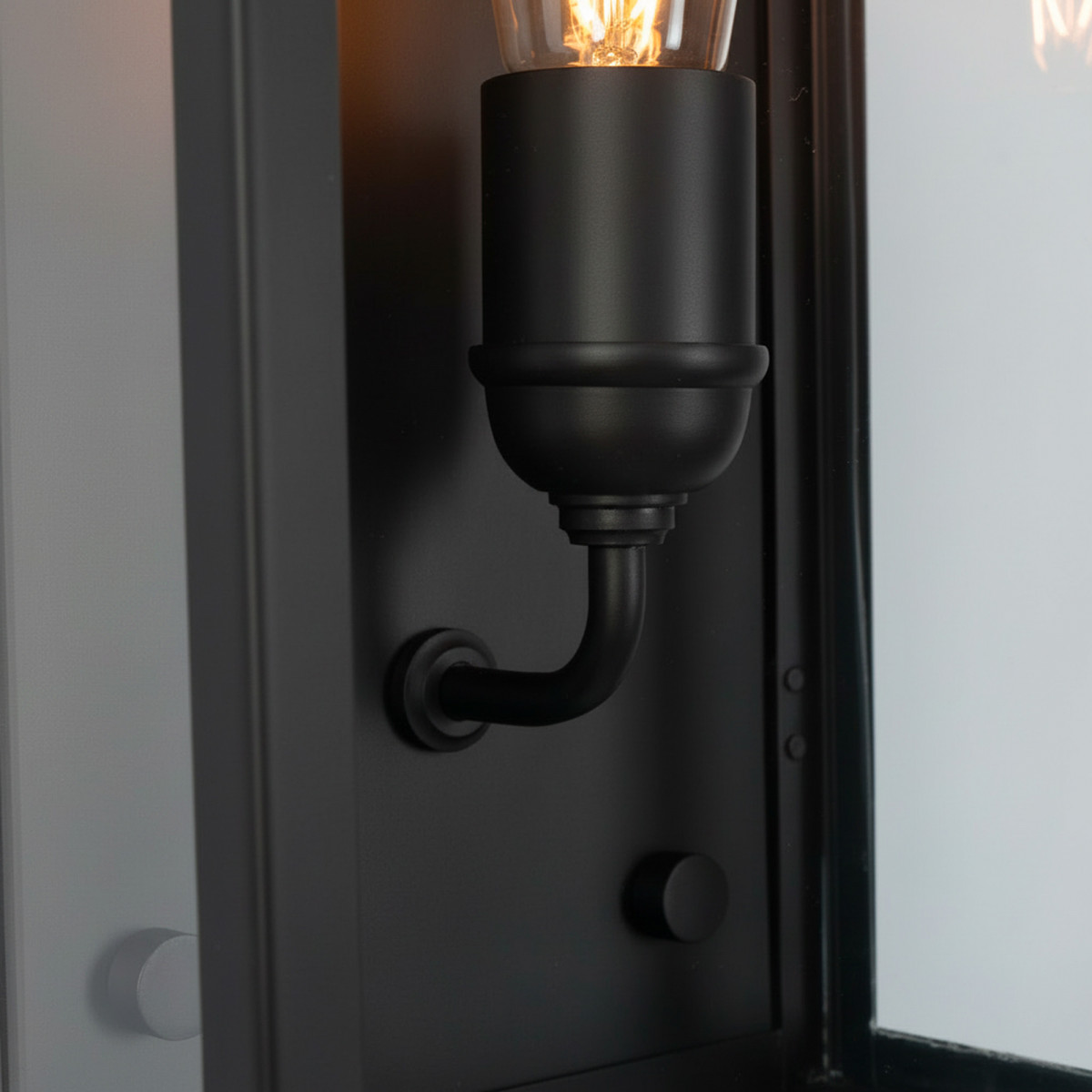 Messinglampe in antiker Bronzefarbe mit E27 Fassung