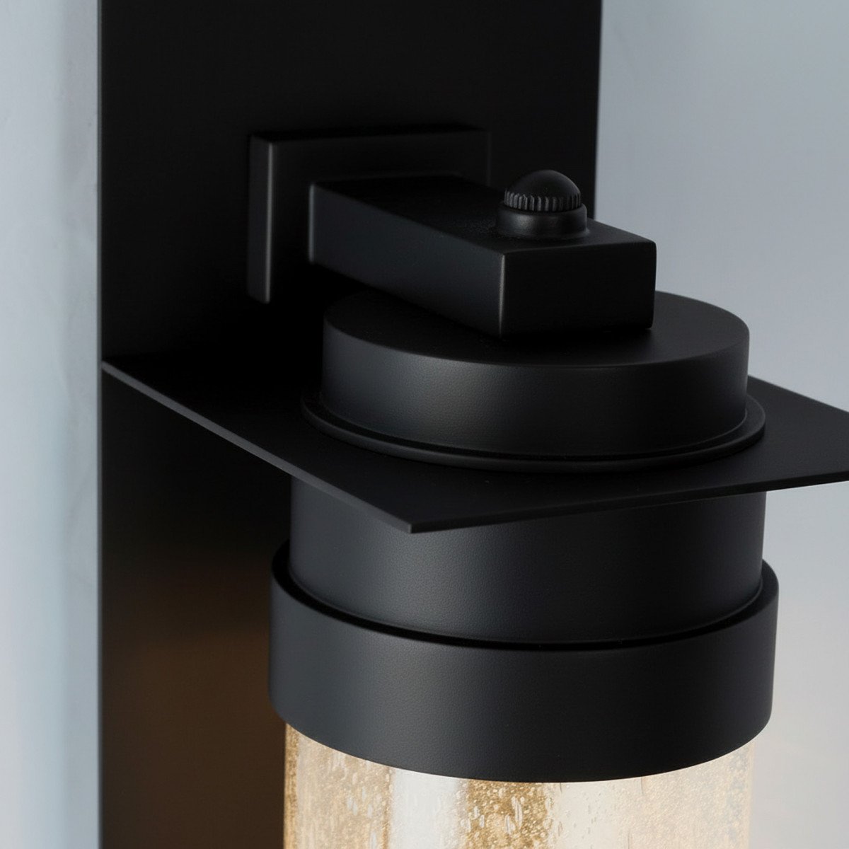 Messinglampe in antikem Schwarz mit E27-Fassung