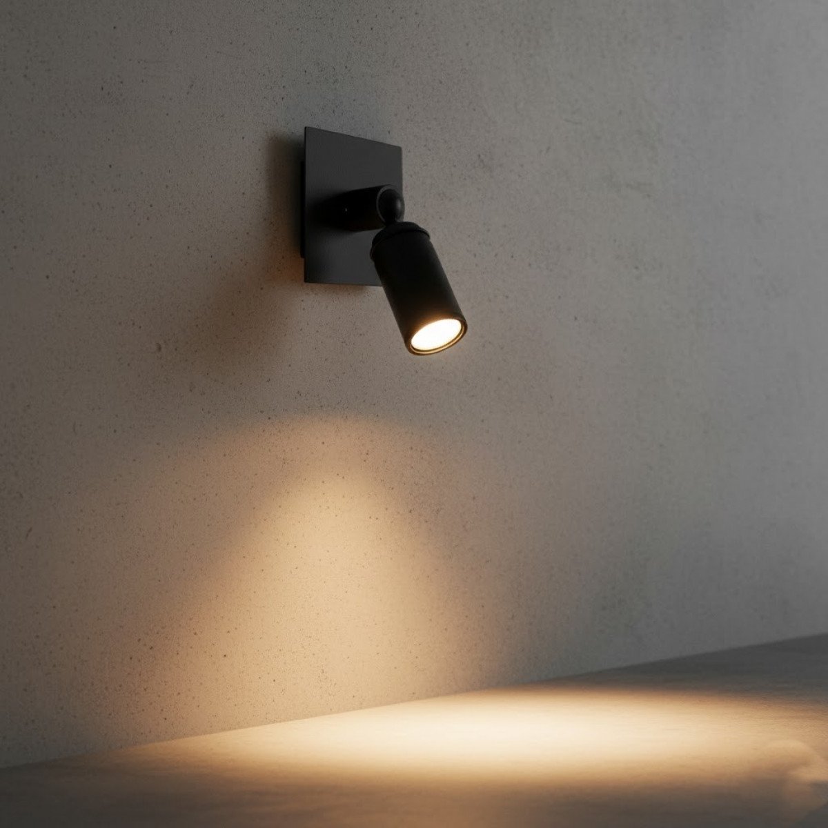 Messinglampe in der Farbe Antik schwarz mit einer E27-Fassung