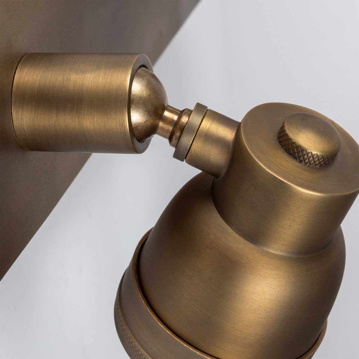 Wandspot Indigo Swirl doppel Messing mit GU10 Fassung von KS Beleuchtung 