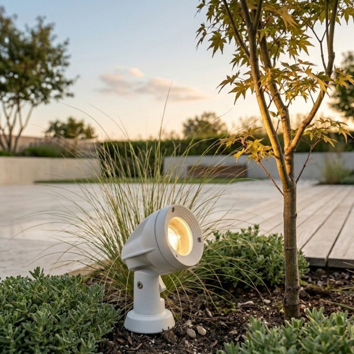 Orbit Gartenspot Weiß 