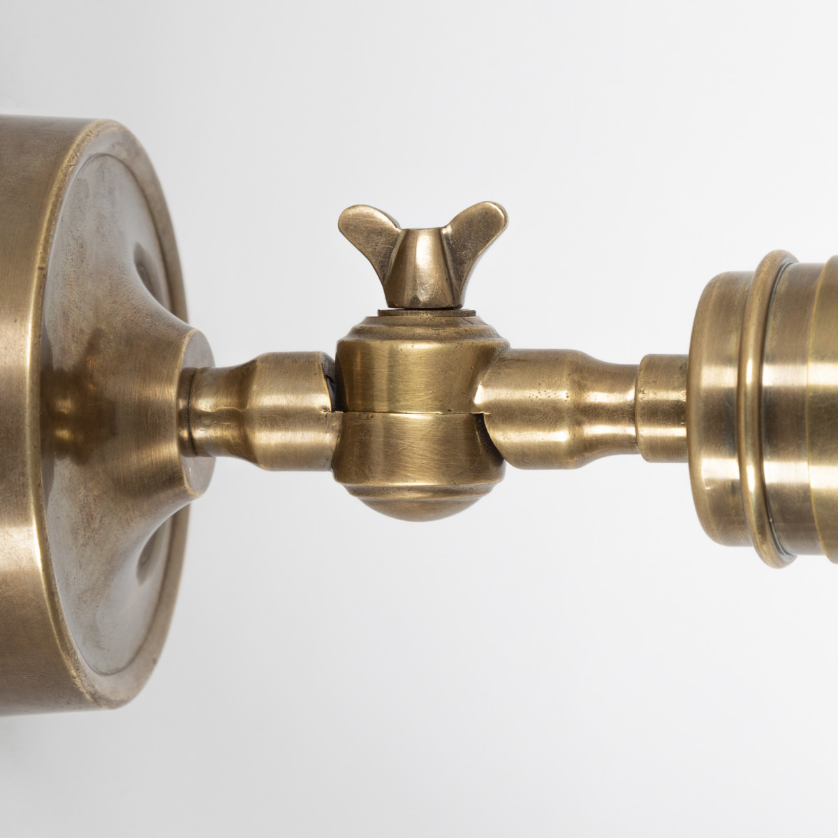 Emeli Wandlampe jetzt in verschiedenen Farben erhältlich auf Nostalux.de