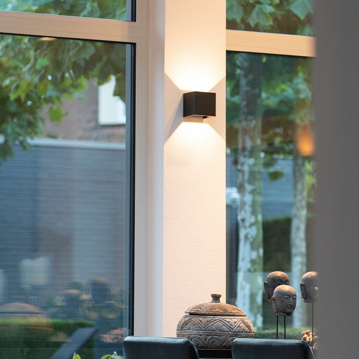 Innenbeleuchtung Shift Up- und Downlighter Wandleuchte mit Modernem Design in schwarzer Farbe