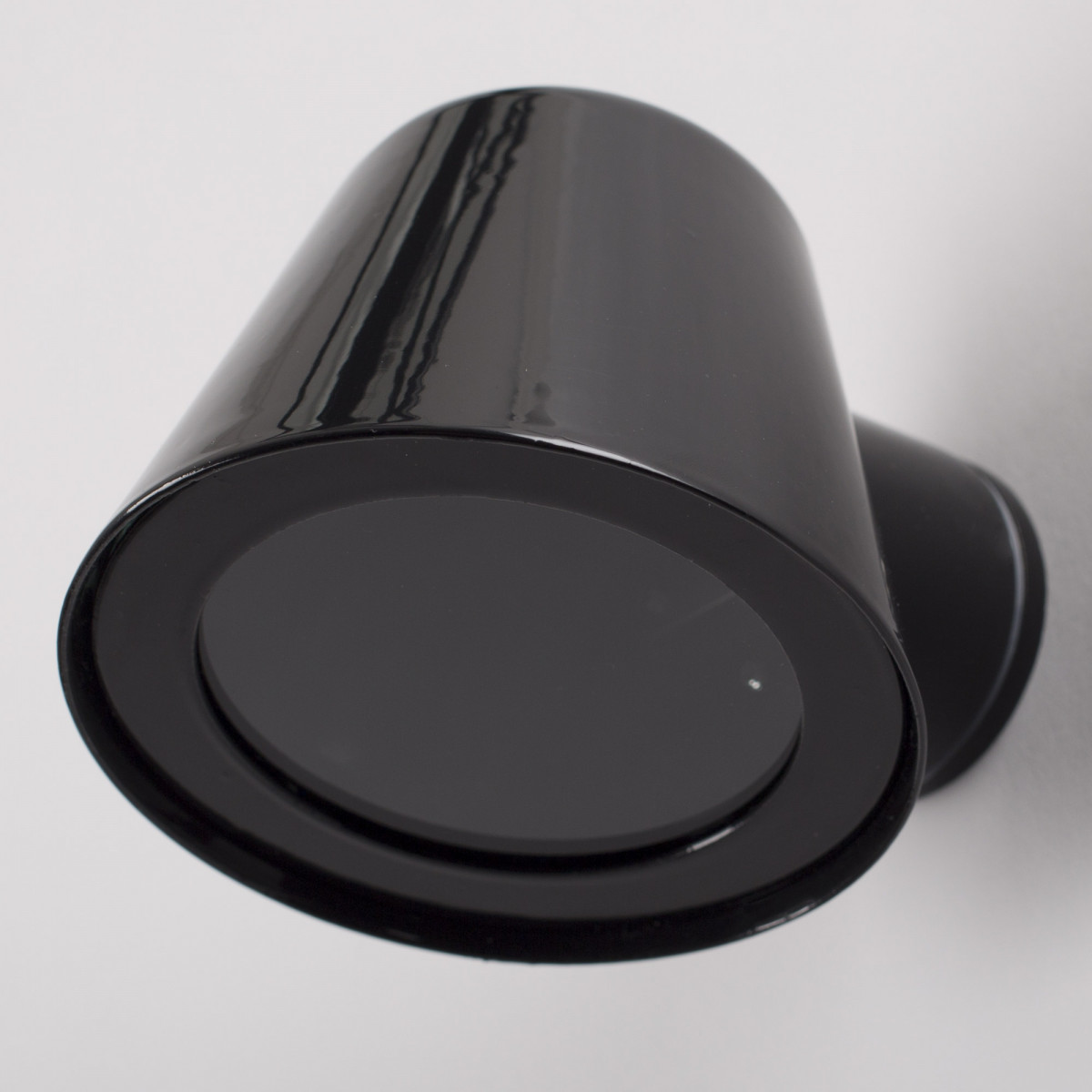 Schwarze Stalllampe GU10 mit Tag-/Nachtsensor