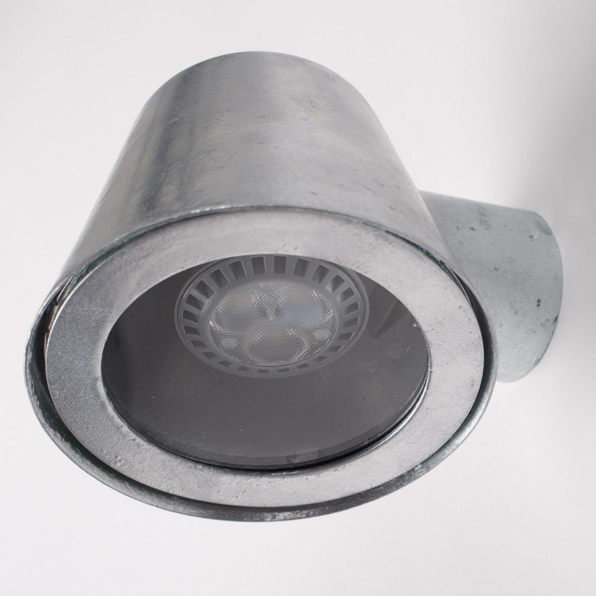 Silberne Stalllampe GU10 mit Tag-/Nachtsensor